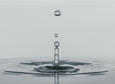 Photographie d'une goutte d'eau