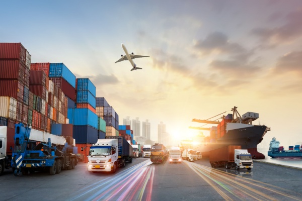 Illustration de l'article Impôts et taxes pour les professionnels de l’automobile et du transport : ce qui va changer en 2026